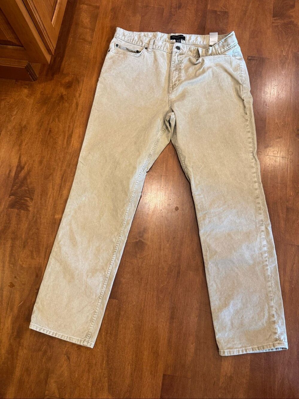 Banana Republic Mens 36x32 Slim Fit Corduroy Pants Beige Khaki Stretch
